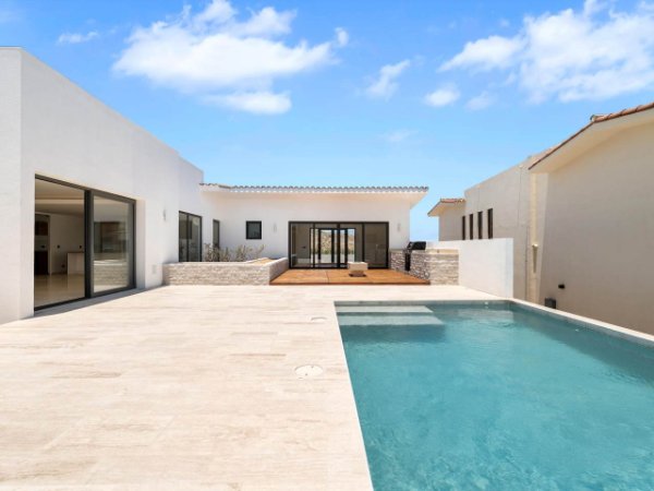 Los Valles home at Club Campestre